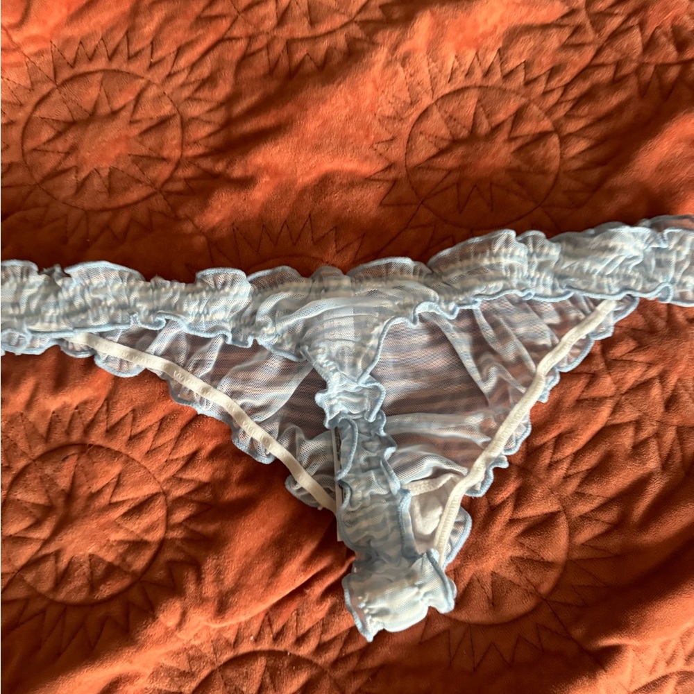 UO Ruched Mesh Thong - Picture 4 of 4